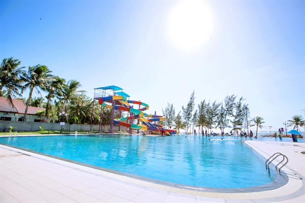 Công viên nước tầm nhìn hướng biển tại TTC Resort – Ninh Thuận.
